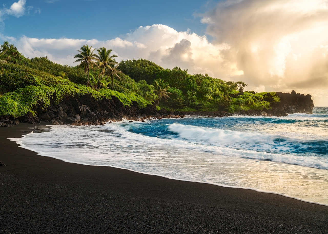 Waianapanapa Beach